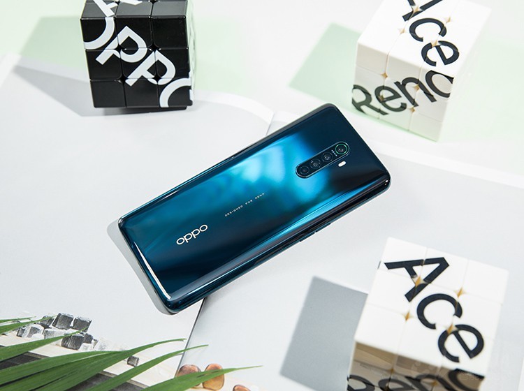 路人真实体验OPPO Reno Ace游戏感受，三位的评价让人大呼意外