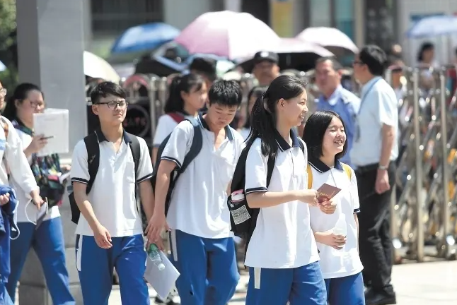 教育部再传新消息，三大主科不再是“语数英”？体育科目地位提高