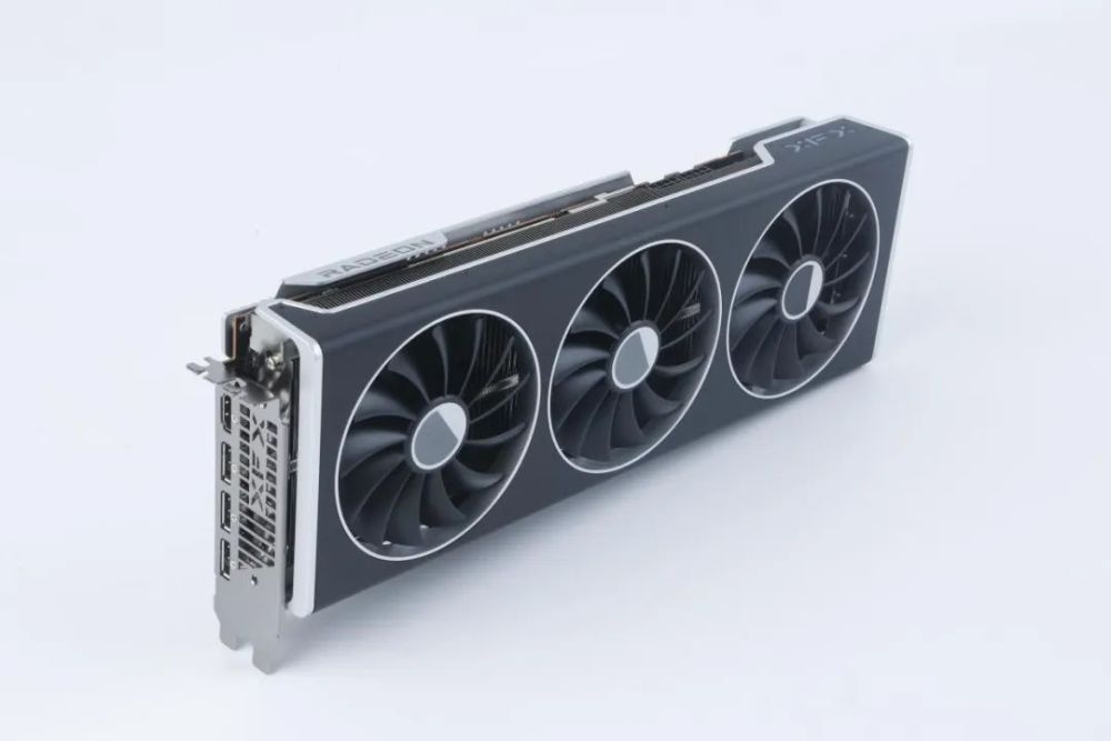 争锋顶级游戏市场的冷酷黑武士——XFX讯景RX 7900 XTX/7900 XT海外版Pro完全体验