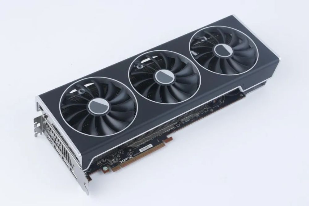 争锋顶级游戏市场的冷酷黑武士——XFX讯景RX 7900 XTX/7900 XT海外版Pro完全体验