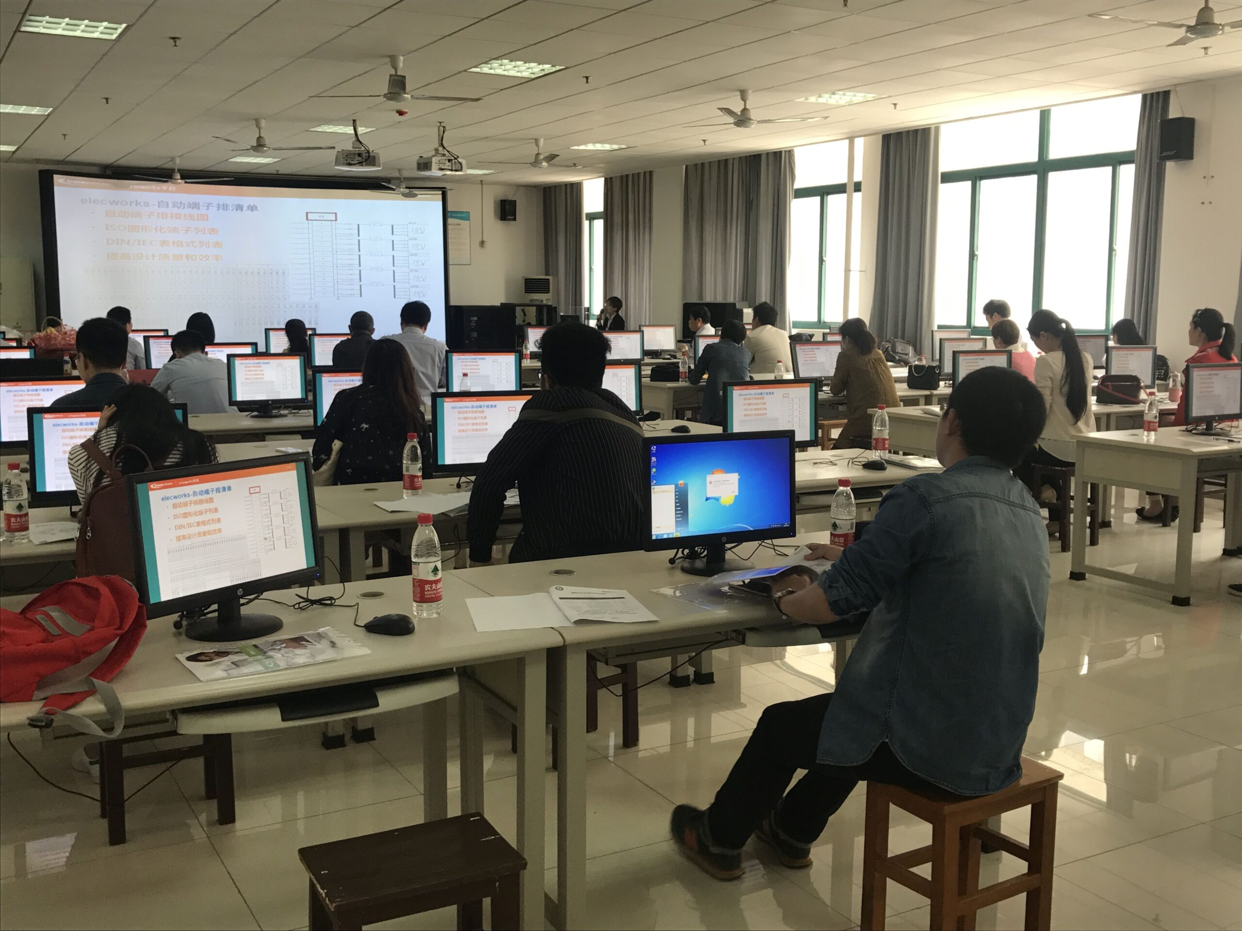 elecworks智能电气设计教学中心在湖北工业大学正式挂牌成立